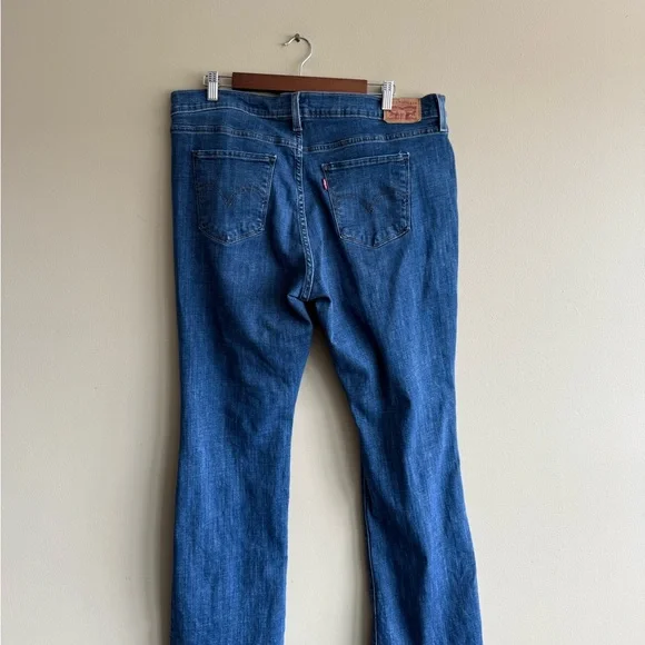 Levi's Women's Classic Bootcut Jeans - Picture 3 of 9